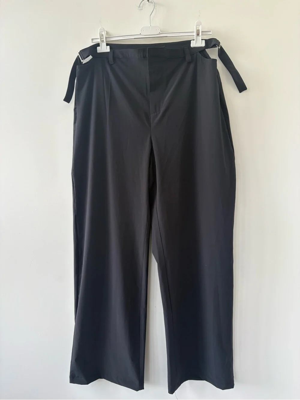 ALO YOGA Showdown Black Hip Cut Outs Buckle Wide Leg Trousers Pants L/G